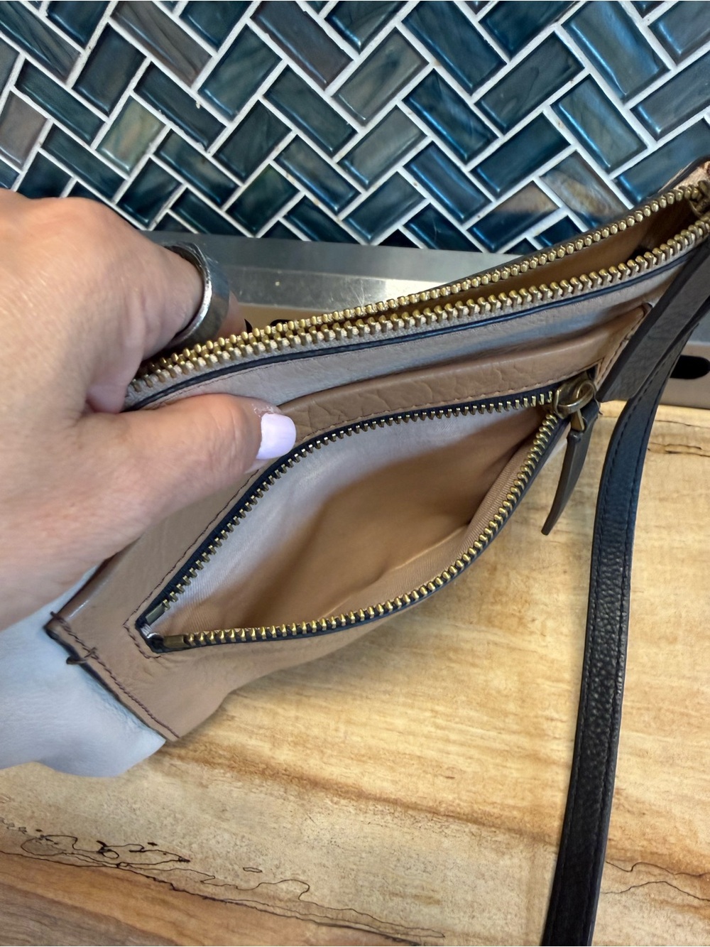 Fossil Two-Tone Tan and Cream Leather Crossbody with Black Strap - Picture 5 of 9